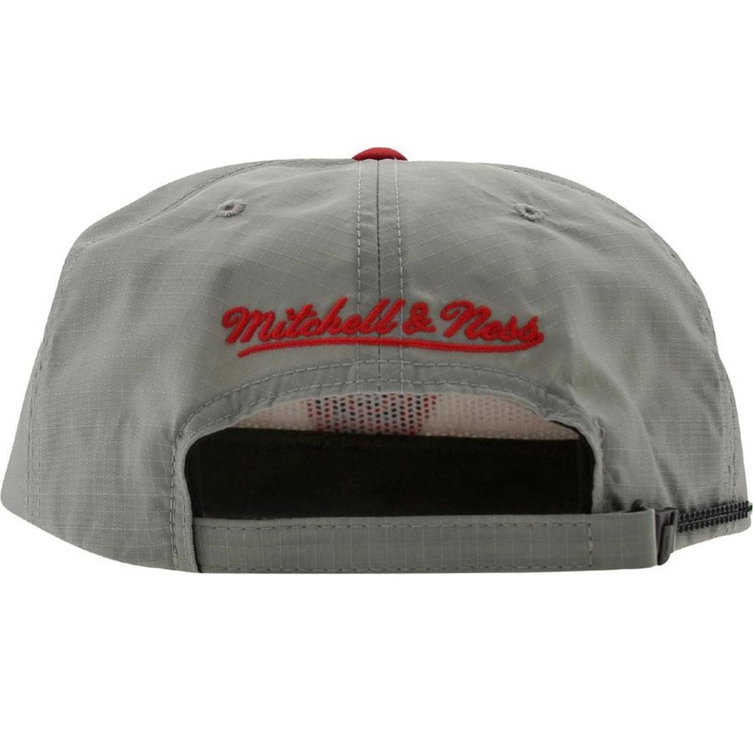 Mitchell And Ness Chicago Bulls Zip Back Adjustable Cap (grey / red)