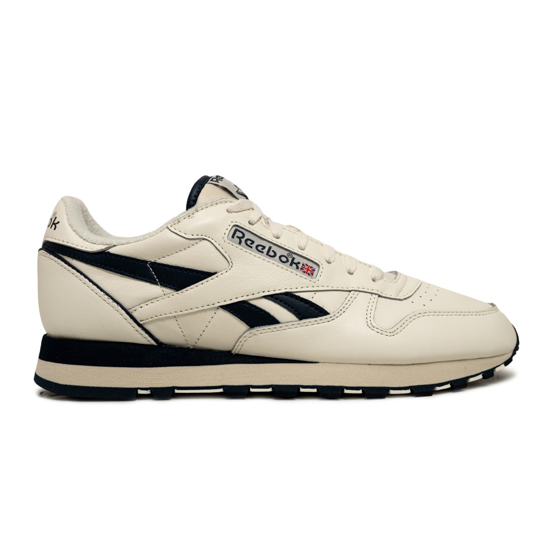 Reebok Men Classic Leather 1983 Vintage white chalk vector navy alabaster