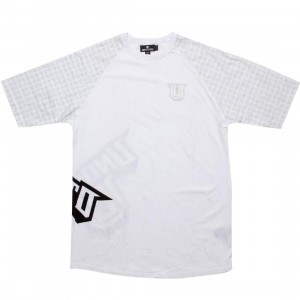 Undefeated 5 Strike Raglan (white)