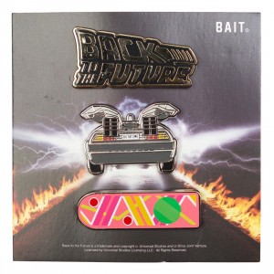 BAIT x Back To The Future Logo Delorean Hoverboard 3 Pins (pink)