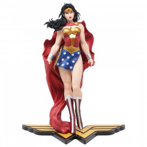 Kotobukiya ARTFX DC Universe Wonder Woman Statue (red)