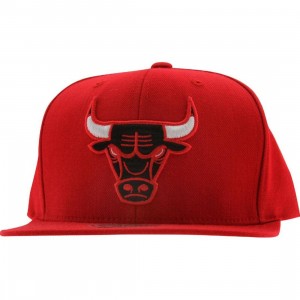 Mitchell And Ness Chicago Bulls NBA Wool Solid Snapback Cap (red)